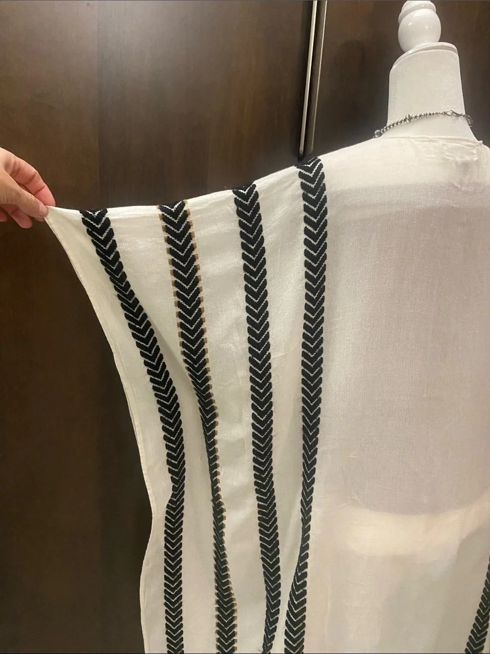 Universal Thread lightweight white